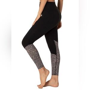 beyond Yoga Back Me Up High Waisted 7/8 Yoga Legging